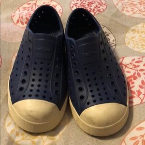 Navy Native shoes size little kids 11